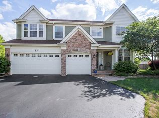 12 Providence Ct, Cary, IL 60013