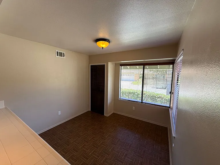 17105 Village 17 — Photo 10