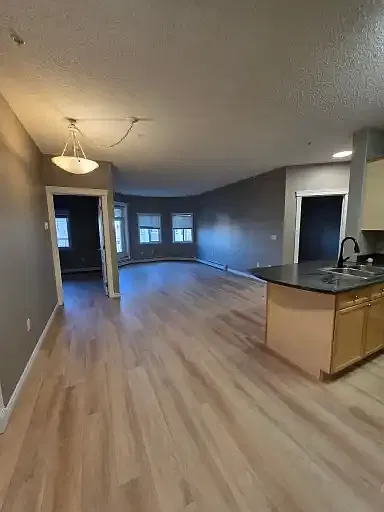 2 bed, 2.0 bath, 900 sqft, $1,650 — Photo 3