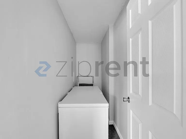 202 Essex Dr — Photo 7