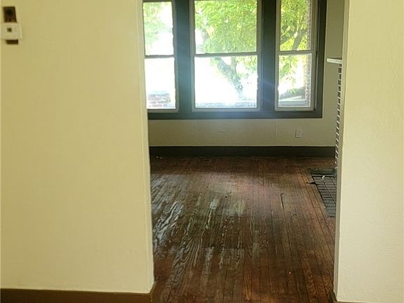 2nd image of 2722 Bethesda St