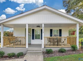 2513 Lakeview Dr, Guntersville, AL 35976