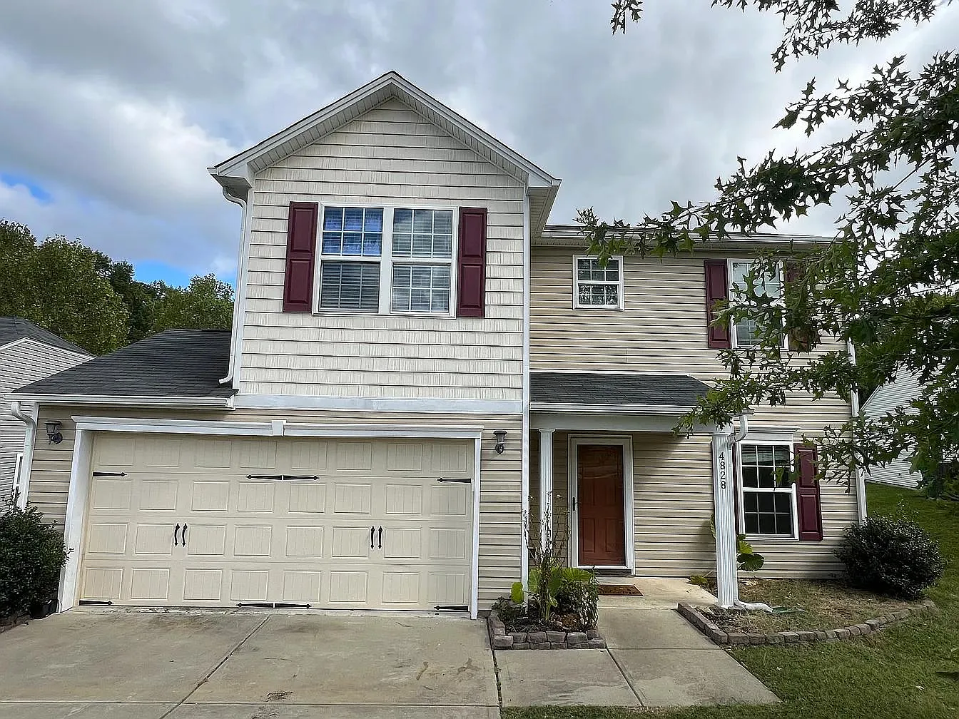3 bed, 2.5 bath, 1738 sqft, $1,950 — Photo 1