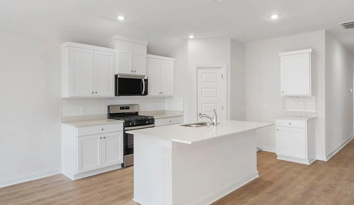 4 bed, 1823 sqft, $3,000 — Photo 3
