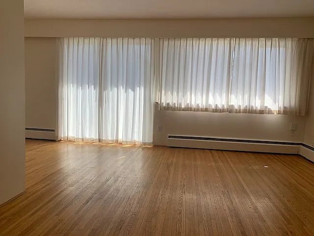 Brooks Manor — Photo 4