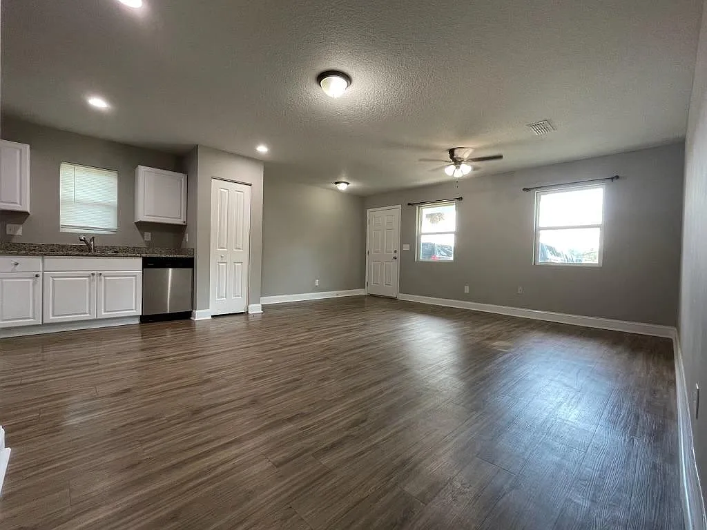 6977 Lenox Ave — Photo 4