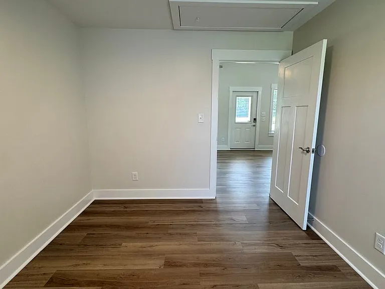 503 Pecan Tree Ln — Photo 8