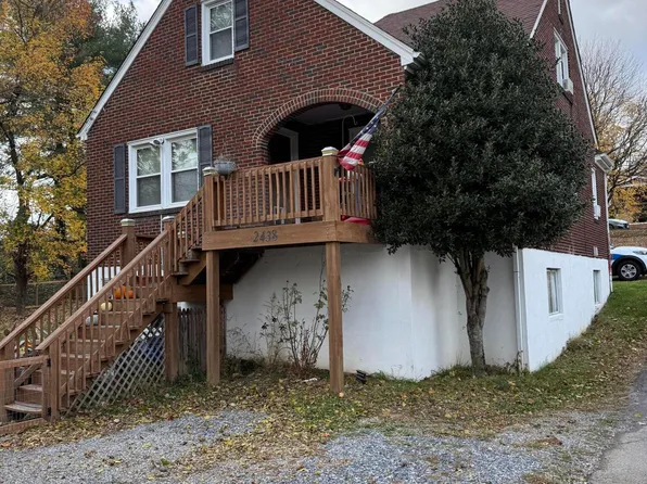 2438 King St NE, Roanoke, VA 24012