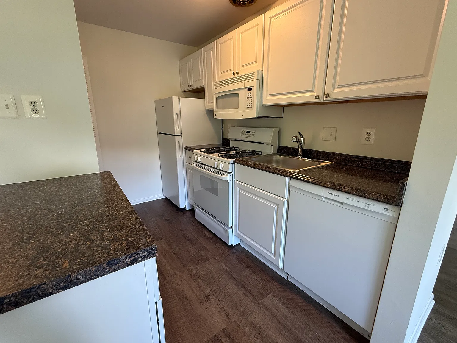 1 bed, 692 sqft, $1,525 — Photo 3