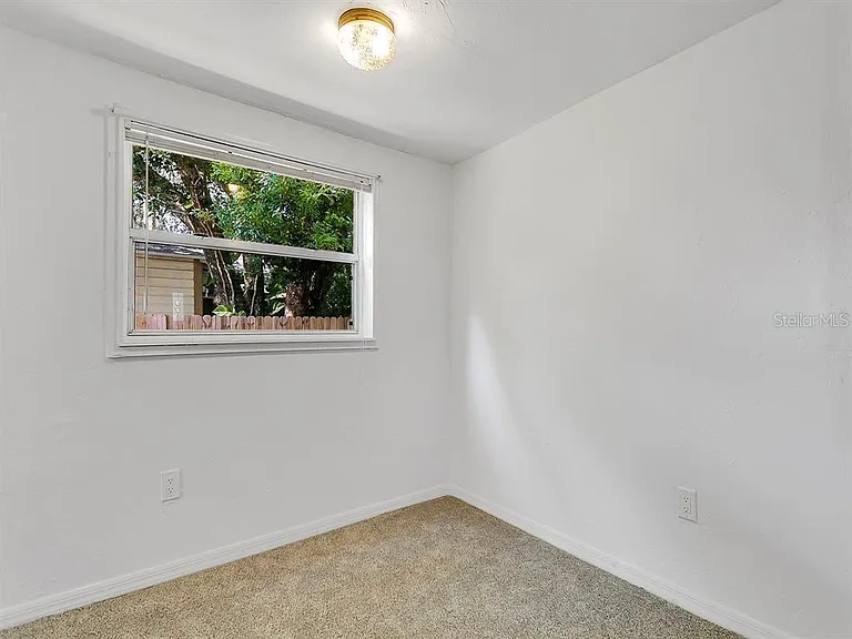2400 Shannon Rd — Photo 13
