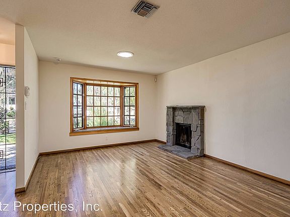 3rd image of 5336 Amigo Ave