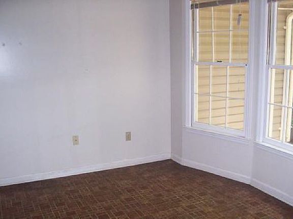 3rd image of 115 Oakcrest Dr