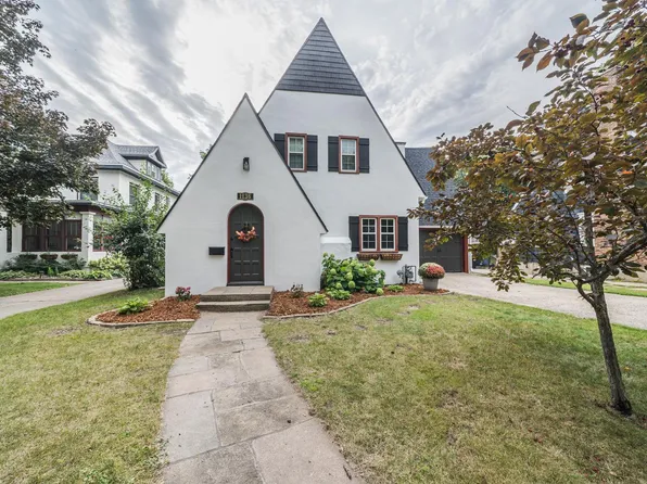 1136 Summit Ave, Detroit Lakes, MN 56501