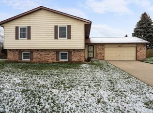 1416 W 75th Ave, Merrillville, IN 46410