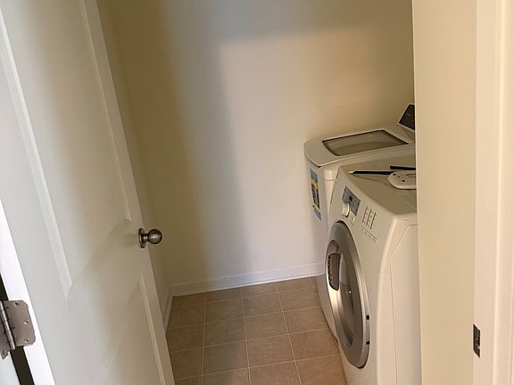 5th image of 887 Saratoga Dr