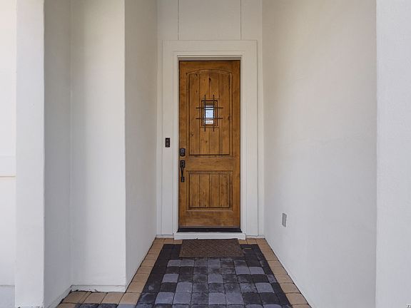 3rd image of 2764 Del Pilar