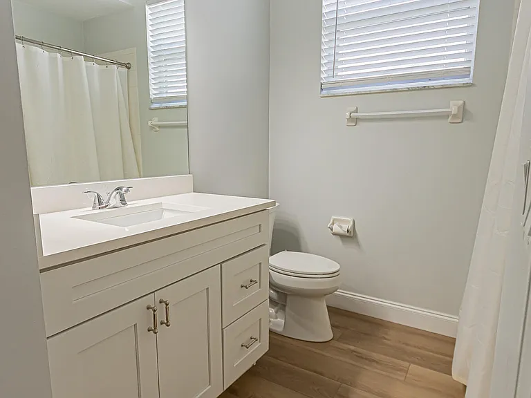 204 NW Zanzibar Pl — Photo 13