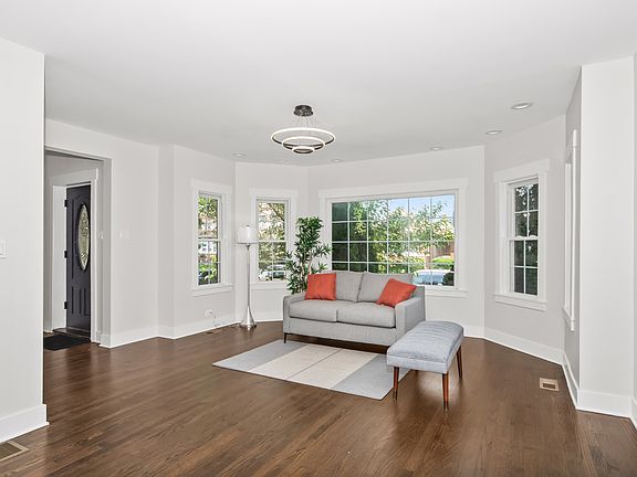 5th image of 5529 W Cornelia Ave