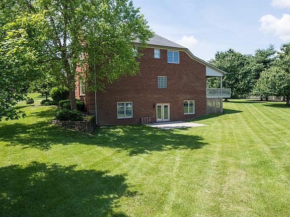 3rd image of 101 Windy Knoll Ct