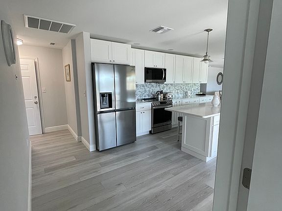 5th image of 3181 Twin Lakes Ln
