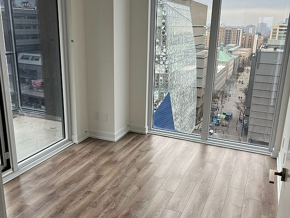 2nd image of 20 Edward St #1202