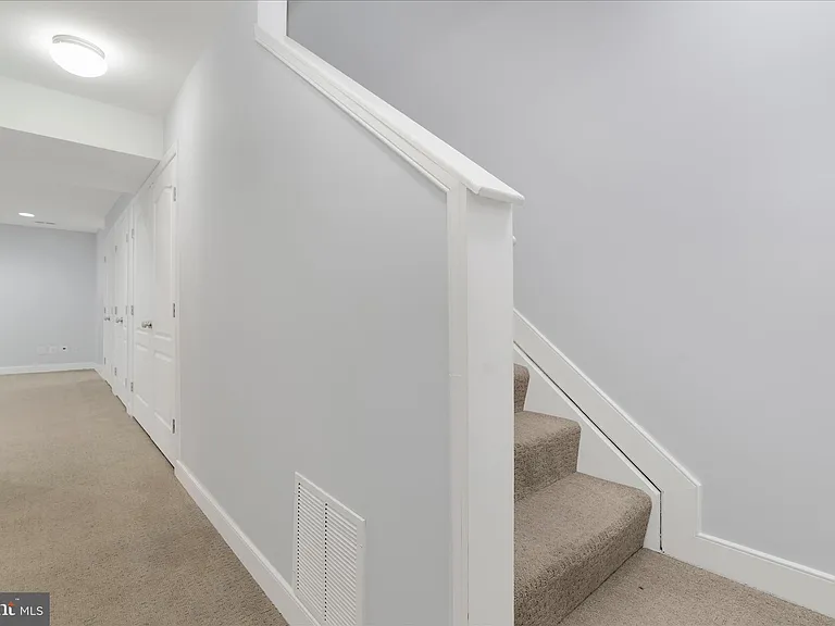 132 Pineview Ave #B — Photo 34