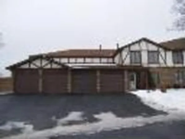 12912 Mill Dr E, Palos Park, IL 60464