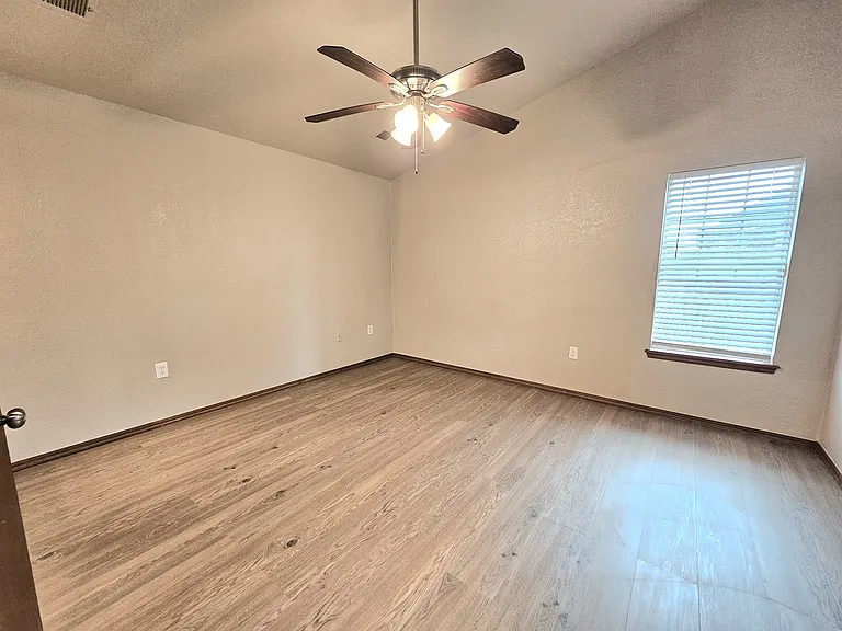 2602 Lonnie Ln — Photo 17
