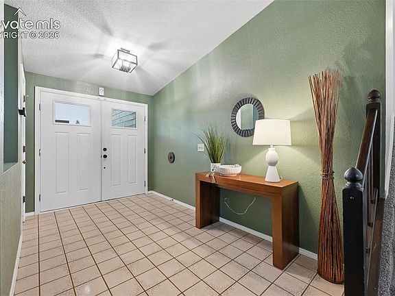5th image of 680 Rembrandt Ct