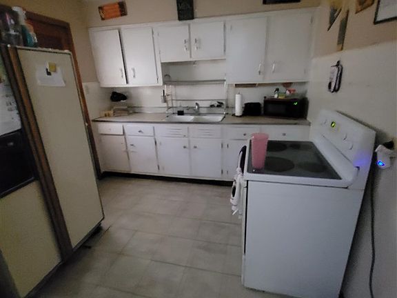 3rd image of 2709 NW 25th St
