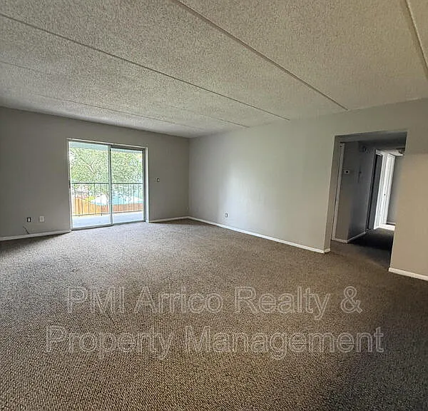 2812 Somerset Park Dr #203 — Photo 6