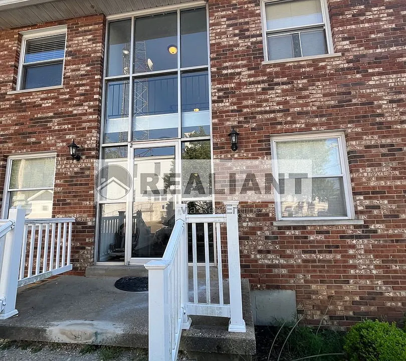 8340 E Main St #3