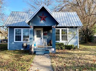 218 W Buchanan Street, Mineola, TX 75773