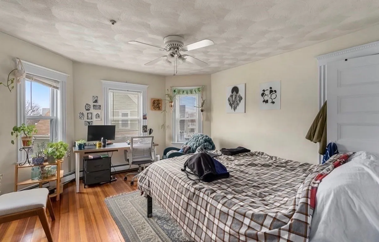 2 bed, 800 sqft, $3,000 — Photo 1