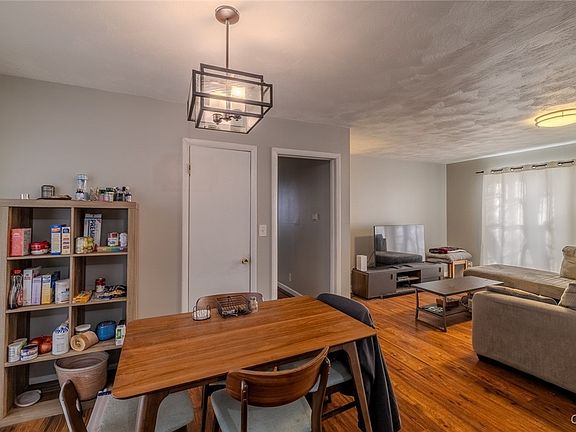 5th image of 110 Cornell Ave
