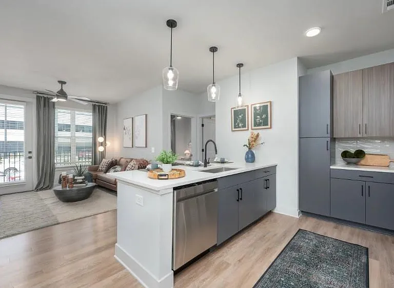 1400 Laurel Crossing Pkwy #2432 — Photo 5