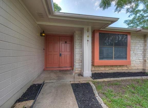 3rd image of 1412 Butternut Pl