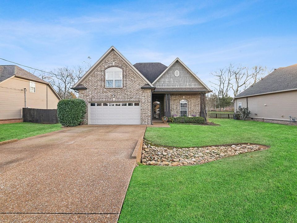 1st image of 206 Glade Dr