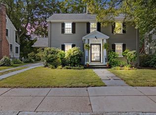 208 Weld St, West Roxbury, MA 02132