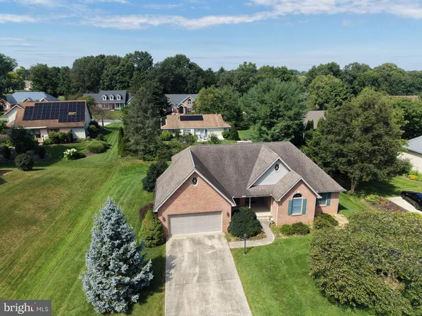6952 Fairway Oaks, Fayetteville, PA 17222