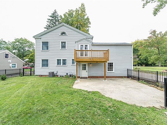 5th image of 234 Logan St