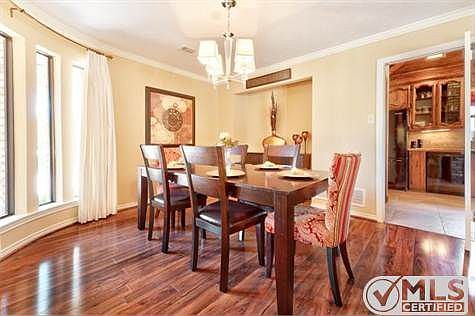 4th image of 10018 Woodlake Dr