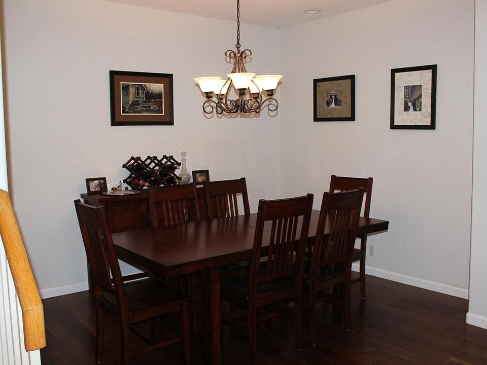 1st image of 313 W Meadows Ln