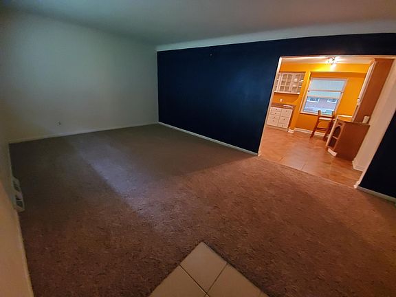 4th image of 2135 Saint Louis St