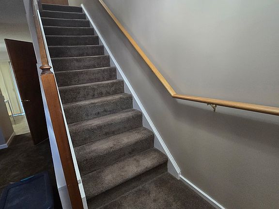 3rd image of 585 Park Rd Unit 5-2