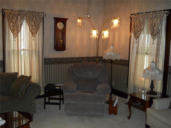 5th image of 319 W Hendricks St