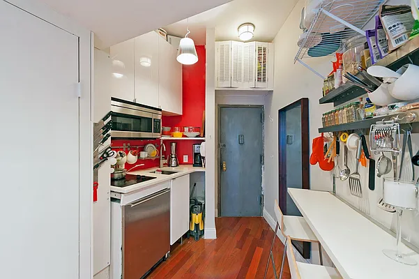 Sold by Nest Seekers International | media 14