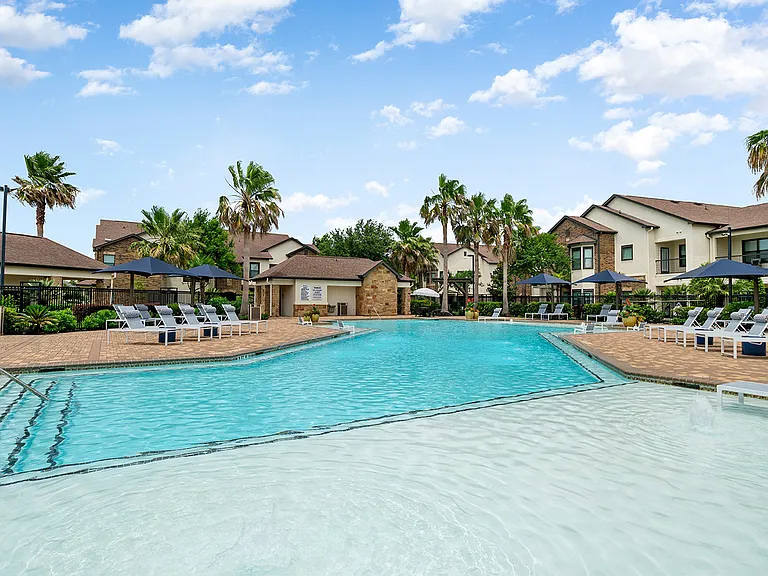 Cortland Sugar Land — Photo 12