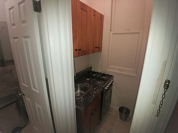 5th image of 240 W 16th St APT B3