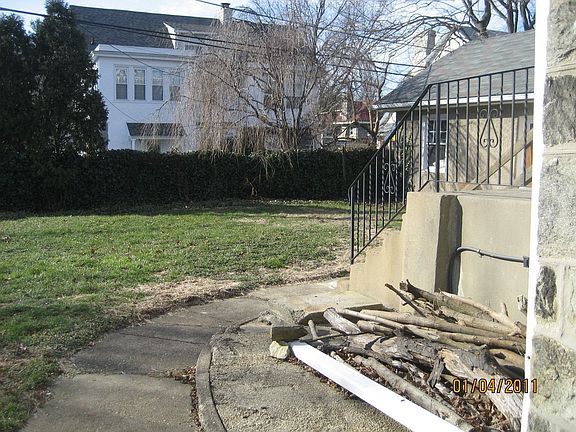 3rd image of 446 Shadeland Ave
